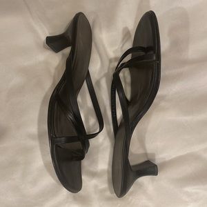 White Mountain, 7.5M, Palm Black Strappy Sandal